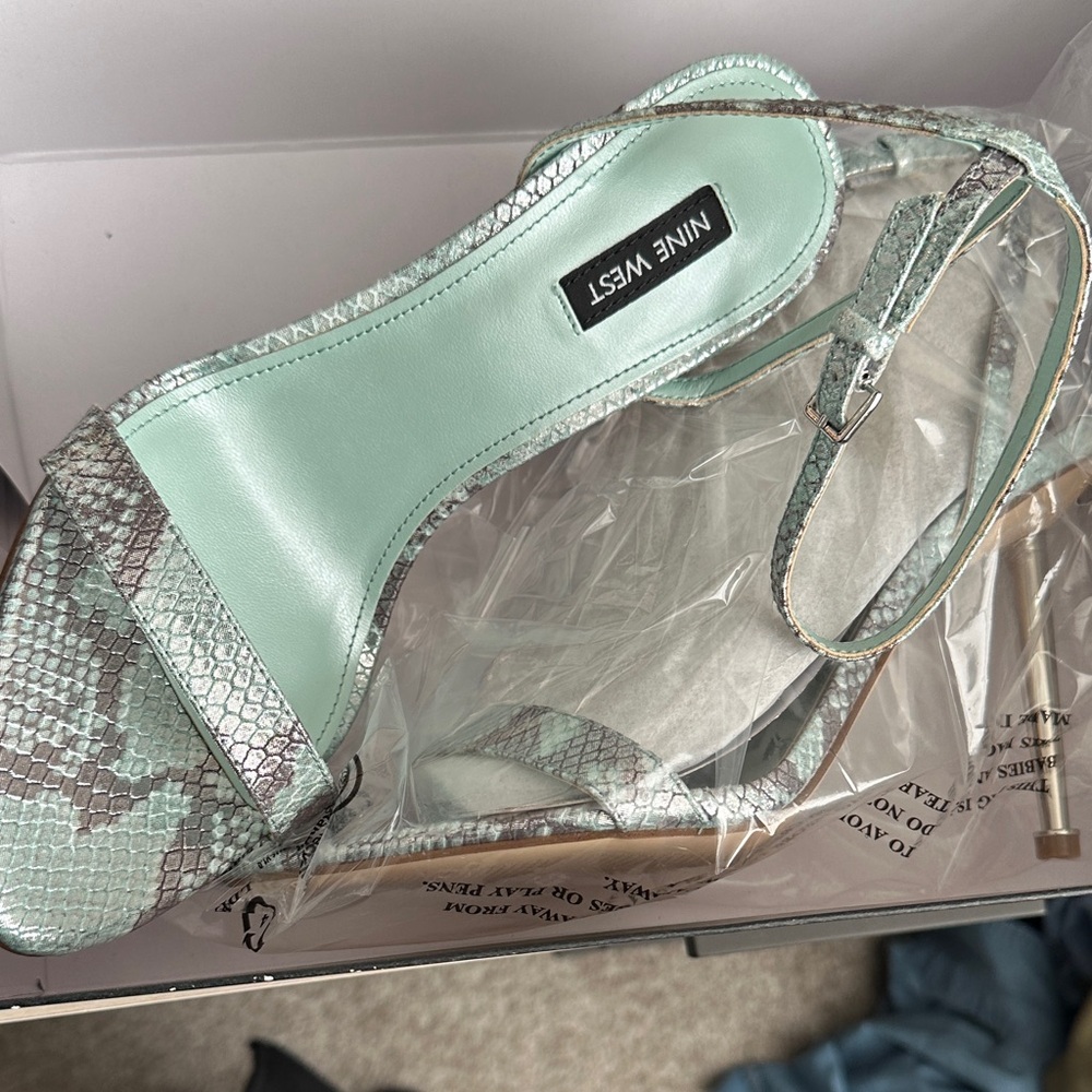 Nine West Mint and Gray Snakeskin Heels